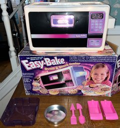 1992 Kenner Easy-Bake Oven & Snack Center Play Set - Box Included