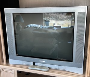 Toshiba 27 INCH TV - Remote Included