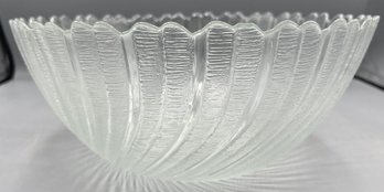 Glass Swirl Style Serving Bowl