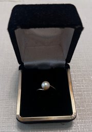 10k Gold Pearl Ring Size 6 -.39 Grams