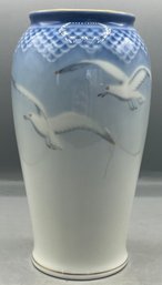 Bing & Grondahl Copenhagen Porcelain Seagull Pattern Vase #682 - Made In Denmark