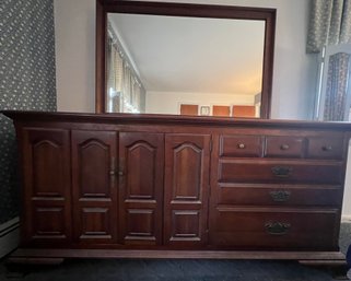 Thomasville Solid Wood 9 Drawer Dresser With Removable Mirror
