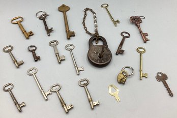 Vintage Skeleton Key Lot: Steel & Brass Keys Approx 19