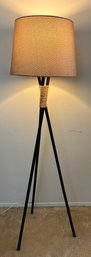 Decorative 3 Setting Metal Frame Floor Lamp