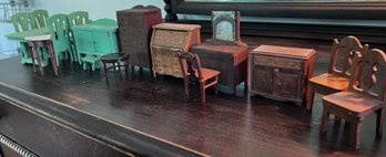 Vintage Doll House Furniture Lot Of 16 Pieces