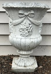 Decorative Foam Footed Garden Planter With Drain Hole