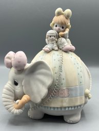 Enesco Precious Moments 1986 - Lets Keep In Touch - Porcelain Music Box Figurine #102520