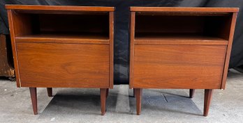 MCM Pair Of Walnut Open Front Single Drawer Night Stands