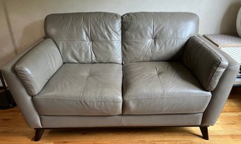 Chateux D Ax Furniture Co. Leather Upholstered Love Seat