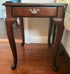 Solid Wood End Table With Drawer