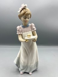 Lladro #5429 - Cake Girl - Porcelain Figurine