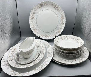 Saji China Co. Royal M Prelude Fine China Set - 14 Pieces Total - Made In Japan