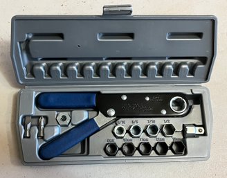 Spec Tools Squeeze Wrench Set With Plastic Case
