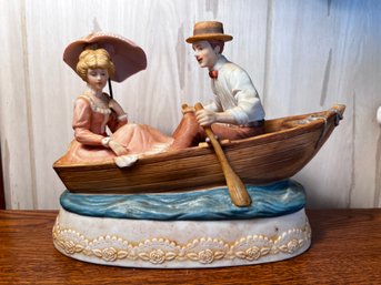 Treasured Memories 'summer Love' Musical Porcelain Figurine 163/2500