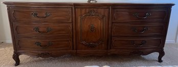 Thomasville French Court 9 Drawer Dresser