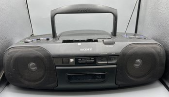 Sony CD Radio Cassette-corder - Model CFD-8