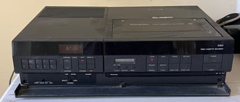 RCA VIDEO CASSETTE RECORDER - REMOTE NOT INCLUDED - MODEL VKP900T