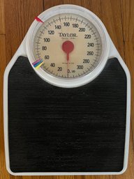 Taylor 330lb Capacity Scale