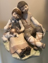 Lladro Friendship #1230 Porcelain Figurine- Made In Spain