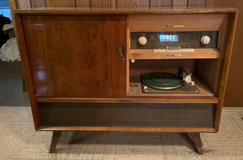 Mid-century Grundig Majestic Wooden Stereo Console Cabinet