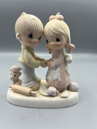 Enesco Precious Moments 1982 - Forgiving Is Forgetting - Porcelain Figurine #E9252