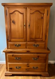 Solid Wood 3-drawer Armoire