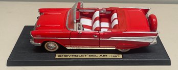 Maisto 1957 Chevy Bel Air 1/18 Scale Diecast Car With Plastic Base