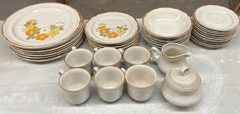Barogue Stoneware Hearthside Pattern Tableware Set - 40 Pieces Total - Made In Japan