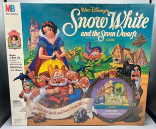 Milton Bradley Snow White And The Seven Dwarfs Board Game - NEW