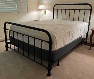 Hillsdale Furniture Metal Queen Size Headboard And Footboard