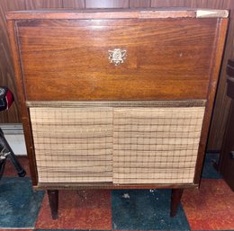 Vintage Solid Wood Turntable Cabinet