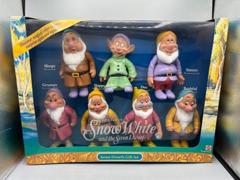 1992 Mattel Disney Classics Seven Dwarf Dolls Gift Set -