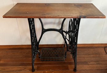 Vintage Singer Cast Iron Wooden Sewing Table