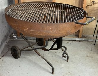 Large Outdoor Cast Iron Charcoal Grill On Wheel With Rotating Grate