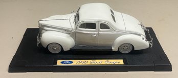 1940 Ford Coupe 1/18 Scale Diecast Car With Plastic Base