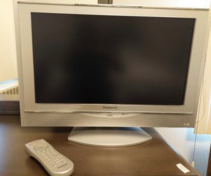 Panasonic 2004 22 INCH LCD TV - Remote Included - Model TC22LH1