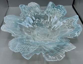 Decorative Frosted Swirl Pattern Glass Bowl