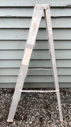 4FT Aluminum A-frame Ladder - 200lb Capacity