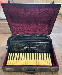 Vintage Guiseppe Venuti Peerless Model Accordion With Case  - # 1089