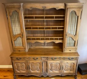 Solid Wood 7-drawer 2-piece Buffet With Hutch - Key Included