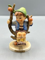Goebel Hummel Figurine #142 - Apple Tree Boy - Made In Western Germany