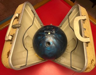 Vintage Regency 300 Ebonite Bowling Ball With Case