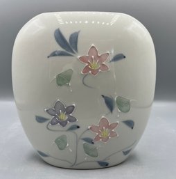Decorative Floral Pattern Porcelain Vase