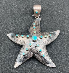 925 Silver With Turquoise Starfish Pendant - .70 OZT Total