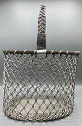Metal Wire Basket With Handle