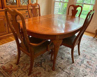 Thomasville American Oak Solid Wood Dining Table With 6 Chairs - 2 Leafs & Pads Included