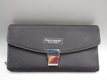 Kate Spade Wallet With Clasp Closure And Inside Storage