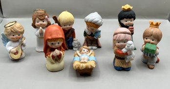 Country Cousins 10 Piece Porcelain Nativity Figurines