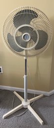 Lakewood 3 Speed Oscillating Fan