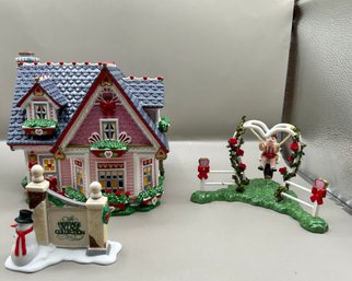 Dept. 56 Hearts And Blooms Cottage And Heritage Village Collection Village Sign, 2 Piece Lot